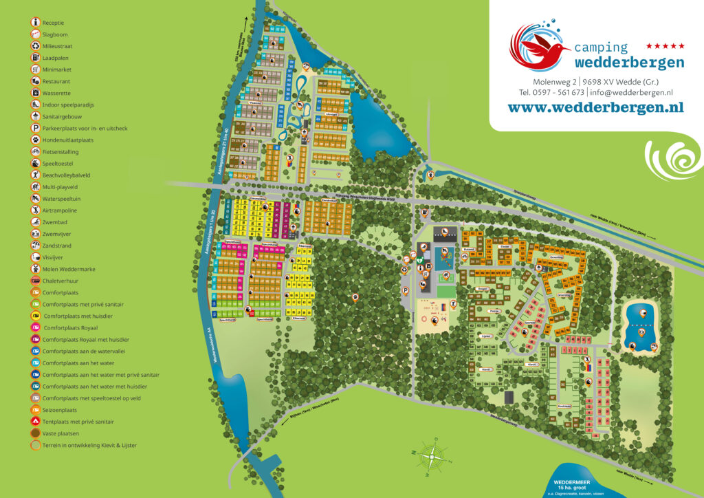 Gekleurde kaart van Camping Wedderbegen met staanplaatsen, huisjes, speelplekken, zwembaden en legenda met contactinfo.